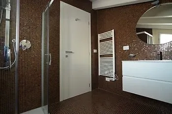 Halldis דירה סירמיונה