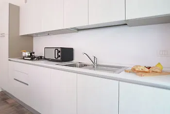 Halldis דירה סירמיונה